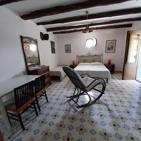 Agriturismo Casa Gialla Gospodarstwo agroturystyczne Lipari (Isola Lipari)
