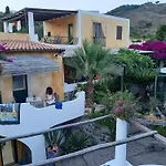 Casa Gialla * Lípara