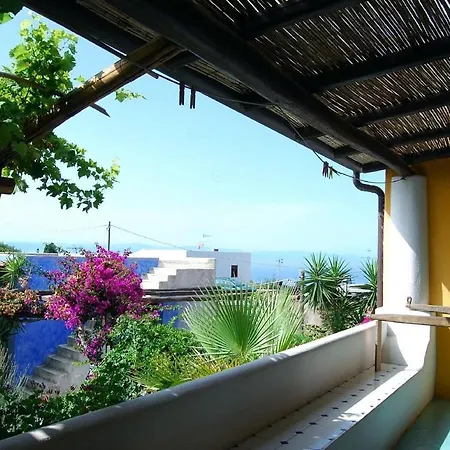 Casa Gialla Farm stay Lipari (Isola Lipari)