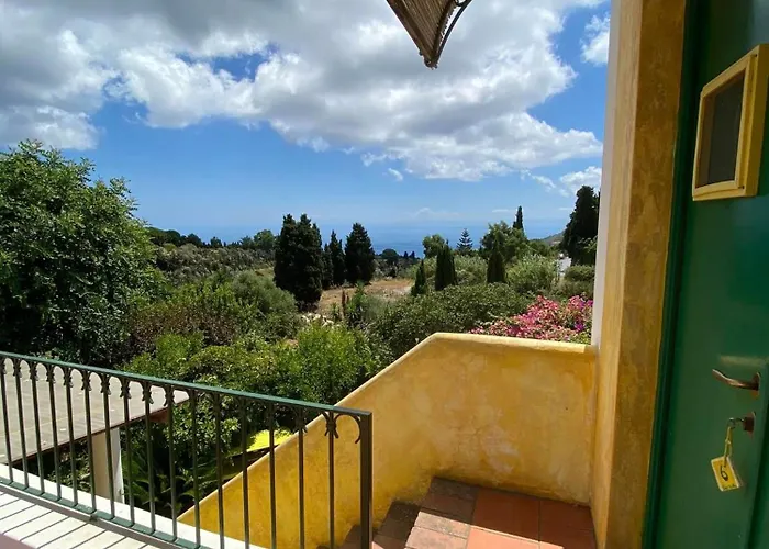 Casa Gialla Farm stay